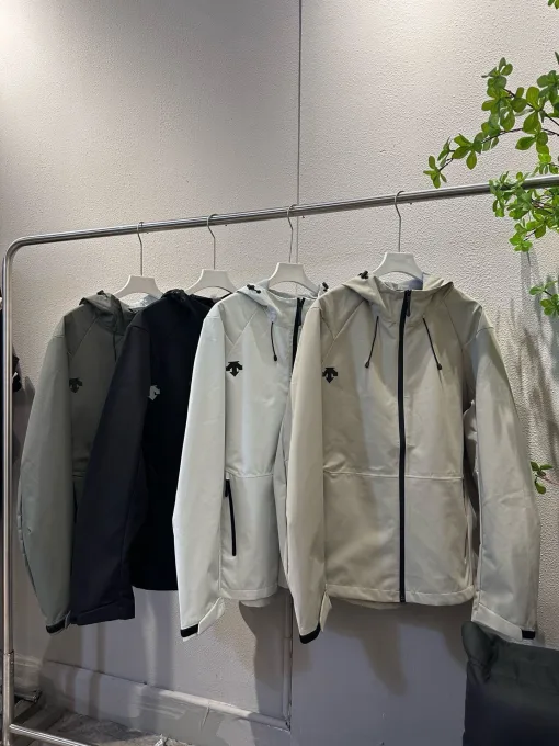 Hochwertige Descente-Mäntel aus grauem Fleece der Urban Collection