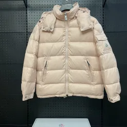 Moncler Jacken in Premiumqualität, Pinke Stickerei-Kollektion