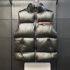 Bestseller Prada Jacke Rot Nylon Atmungsaktiv Luxus