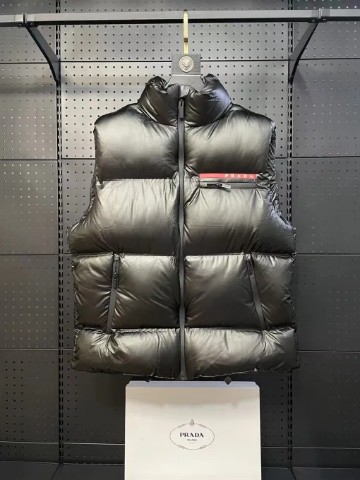 Bestseller Prada Jacke Rot Nylon Atmungsaktiv Luxus