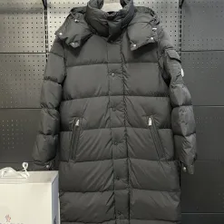 Hochwertige Moncler Mäntel Klassischer Luxus