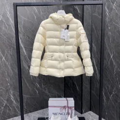Premium Moncler Jacken Weiß Nylon Modern Style