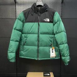 Bestseller The North Face Daunenjacken Grün Klassischer Stil