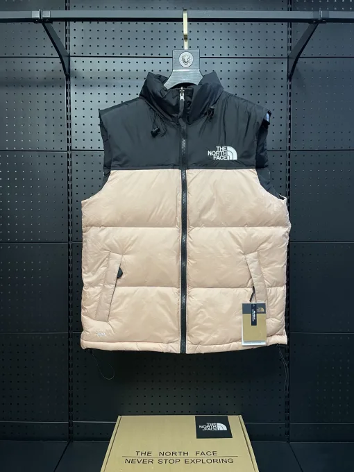 Luxus-Daunenjacken von The North Face aus der Pink Nylon-Kollektion