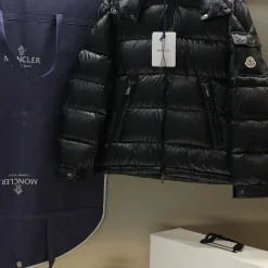 Hochwertige Moncler Jacken Weiß Nylon Classic Collection