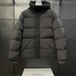 Premium Moncler Daunenjacken Schwarz Klassischer Stil