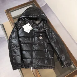 Premium Moncler Daunenjacke Schwarz Luxus