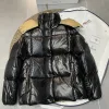 Moncler Jacken in Premium-Qualität im weißen Nylon-Stil