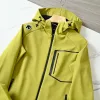 Premium Descente Coats Graue Fleece-Patchwork-Kollektion