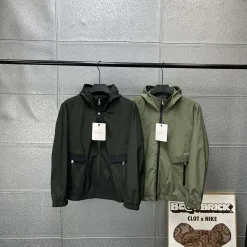 Luxus Moncler Mäntel Schwarz Atmungsaktiver Stil