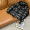 Luxus-Jacken von Prada im minimalistischen Stil