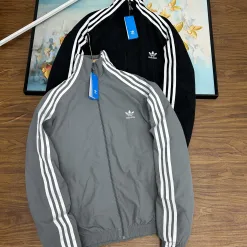 Premium Adidas Mantel Weiß Logo Luxus