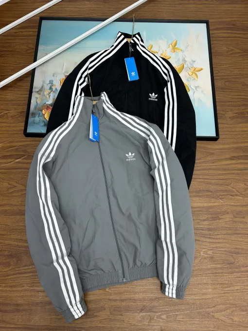Premium Adidas Mantel Weiß Logo Luxus