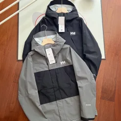 Premium Helly Hansen Jacken Schwarz Baumwolle Atmungsaktiv Luxus