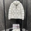Moncler Mäntel in Premiumqualität aus schwarzem Nylon mit Logo-Kollektion