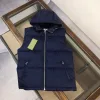 Premium Gucci Daunenjacken aus weißem Nylon im Logo-Stil