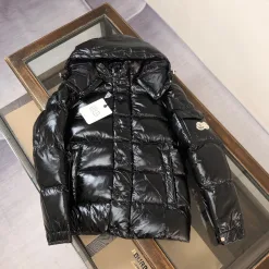 Hochwertige Moncler Jacken Schwarz Nylon Kariert Stil
