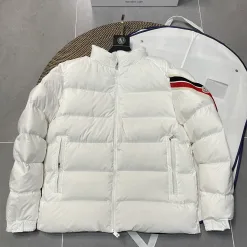 Luxus-Moncler-Mäntel im weißen Nylon-Streifenstil