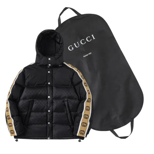 Luxuriöse Gucci Daunenjacke im weißen Canvas-Jacquard-Stil