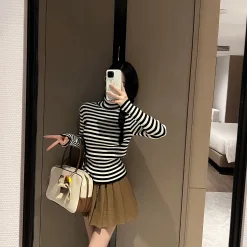 Premium Miu Miu Base Shirt Weißer Strick Bestickte Kollektion