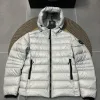 Hochwertige Daunenjacke von Canada Goose aus der Silver Collection