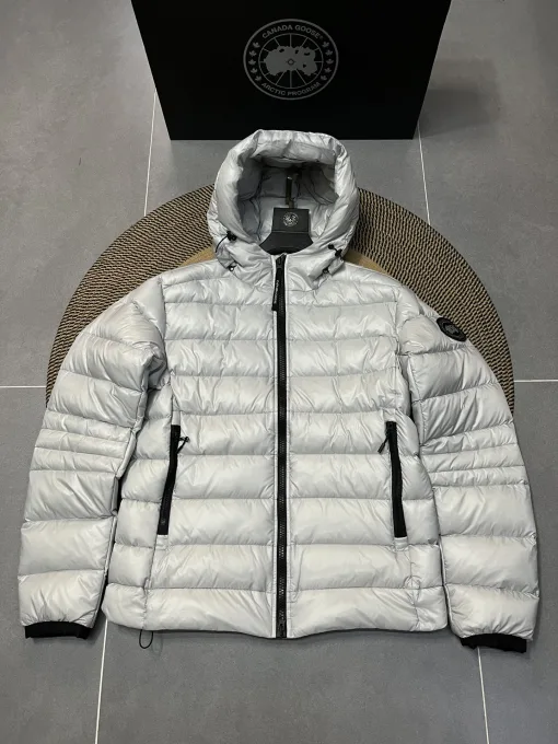 Hochwertige Daunenjacke von Canada Goose aus der Silver Collection