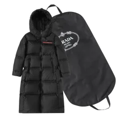 Hochwertige Prada Daunenjacke im Weiß-Stil