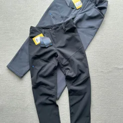 Hochwertige Ami-Hose im grauen Fleece-Stil