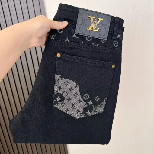 Hochwertige Louis Vuitton Jeans im gewaschenen Baumwollstil