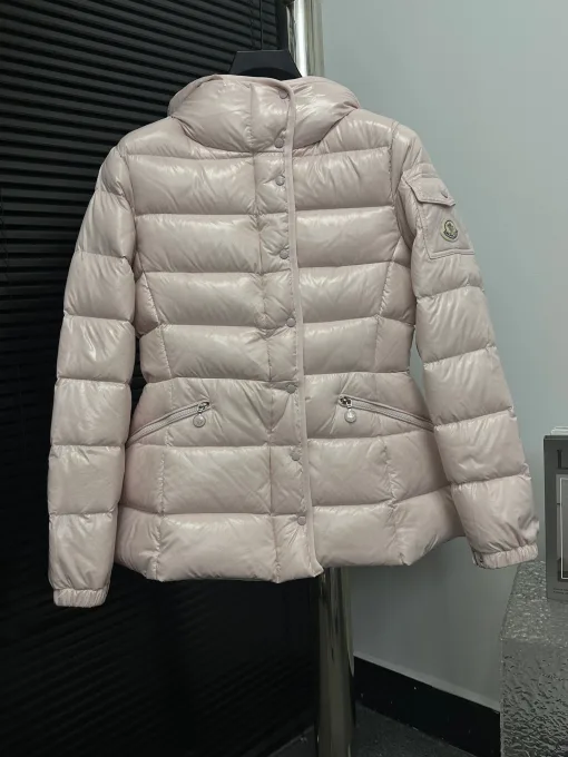 Luxus-Moncler-Jacken aus Nylon im Logo-Stil