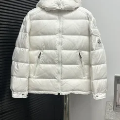 Premium Irreführende Daunenjacke Weiß Nylon Klassischer Stil