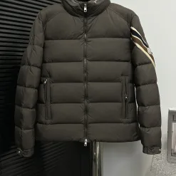 Premium Moncler Mäntel Braun Streifen Stil