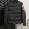 Luxus-Mäntel von Moncler im Streifenstil
