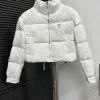 Hochwertige Prada Daunenjacke im schwarzen Stil