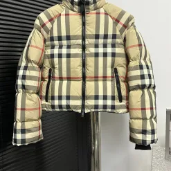 Hochwertige Burberry Daunenjacke Khaki Classic Collection