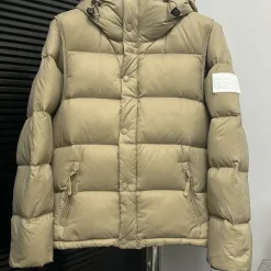 Luxus-Daunenjacken von Burberry in Tan Vintage Collection
