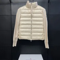 Luxus Moncler Daunenjacken Weiß Strick Patchwork Stil