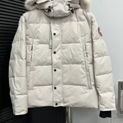 Premium Canada Goose Mäntel im weißen Stil
