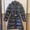 Hochwertiger Moncler-Mantelstil