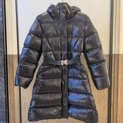 Hochwertiger Moncler-Mantelstil