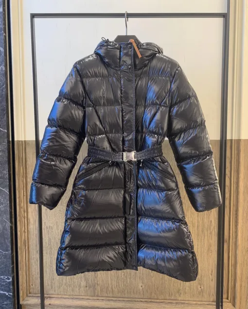Hochwertiger Moncler-Mantelstil