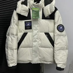 Premium New Balance Daunenjacke Weiß Nylon Luxus