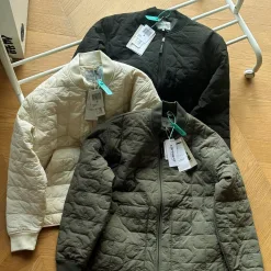 Premium Carhartt Mantel im schwarzen Karo-Stil