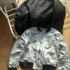 Hochwertige Nike Jacken Black Satin Logo Kollektion
