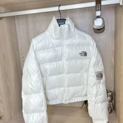 Hochwertige The North Face Daunenjacken Weiß Bestickt Luxus