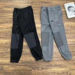 Premium Nike Hose in schwarzem Fleece-Patchwork-Stil