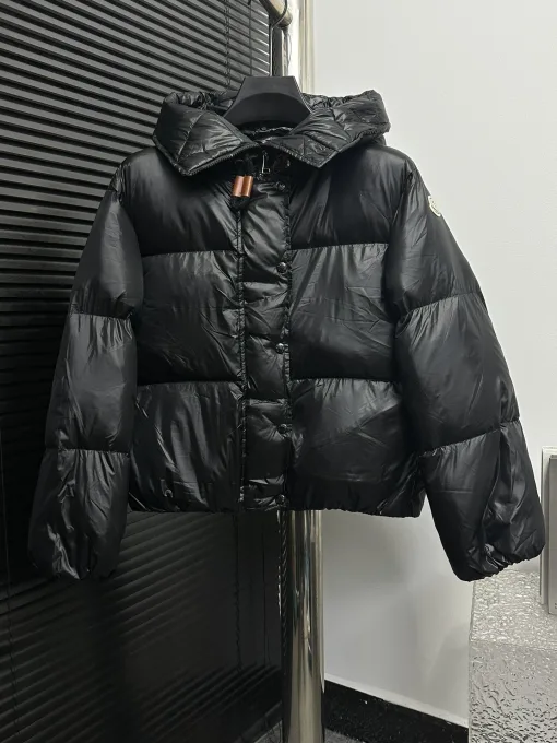 Premium Moncler Jacken Black Collection