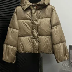 Premium Moncler Jacken Schwarzer Stil
