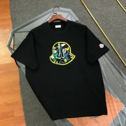 Hochwertiger Moncler Kurzarm-Stil aus weißer Baumwolle mit Stickerei