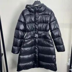 Hochwertiger Moncler-Mantel aus schwarzem Nylon, klassische Kollektion